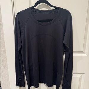 lululemon athletica Black Long Sleeve Swiftly 2.0 waist length — new condition